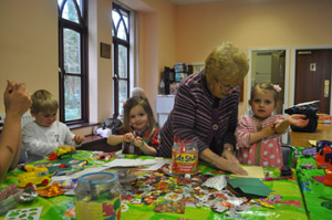 Handicrafts at mums-n-tots